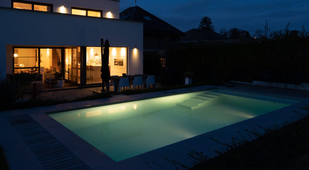 Poolbeleuchtung, LED-Beleuchtung, Treppe, Pool